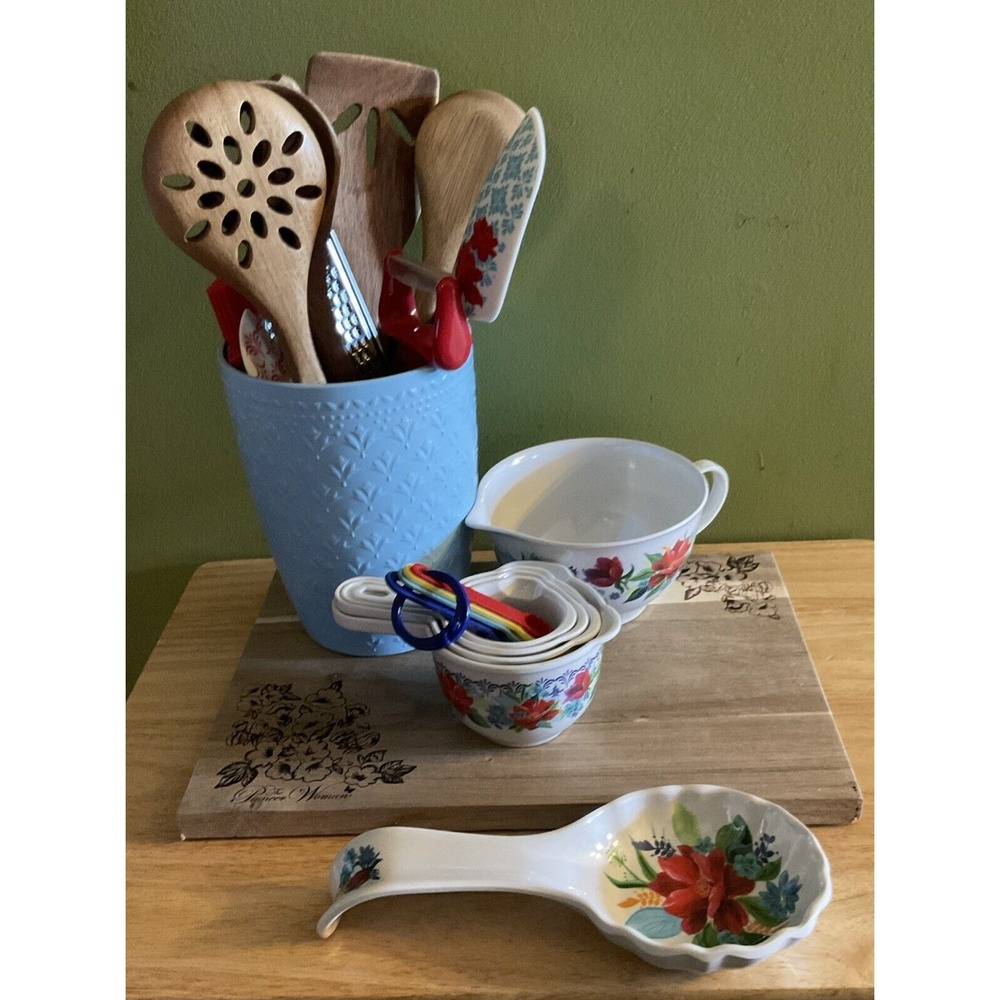 Pioneer Woman Kitchen Set, 19 Piece Set, Utensils, Measuring Cups, And More